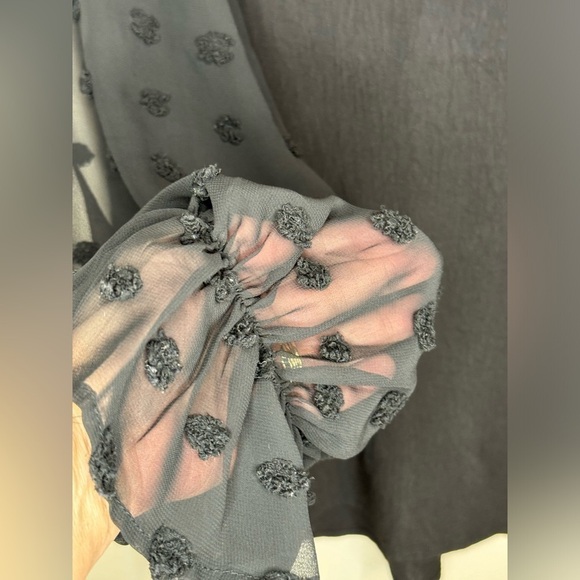 B Brand Women’s Black Balloon Long Sheer Large Swiss Dot Sleeve Blouse Size L - Picture 4 of 6